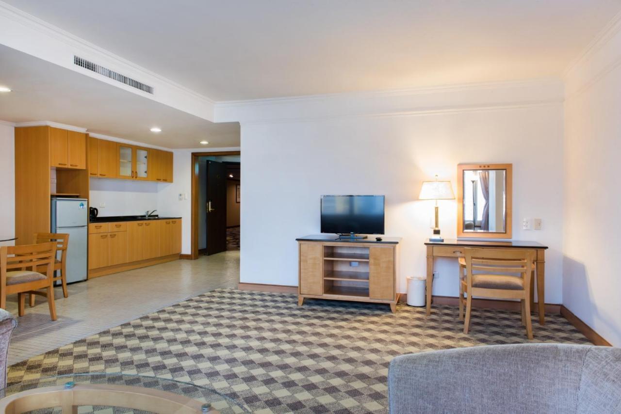 Hometel Hotel Kaohsiung Dış mekan fotoğraf