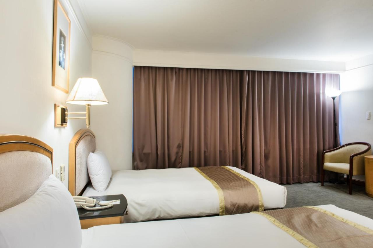 Hometel Hotel Kaohsiung Dış mekan fotoğraf