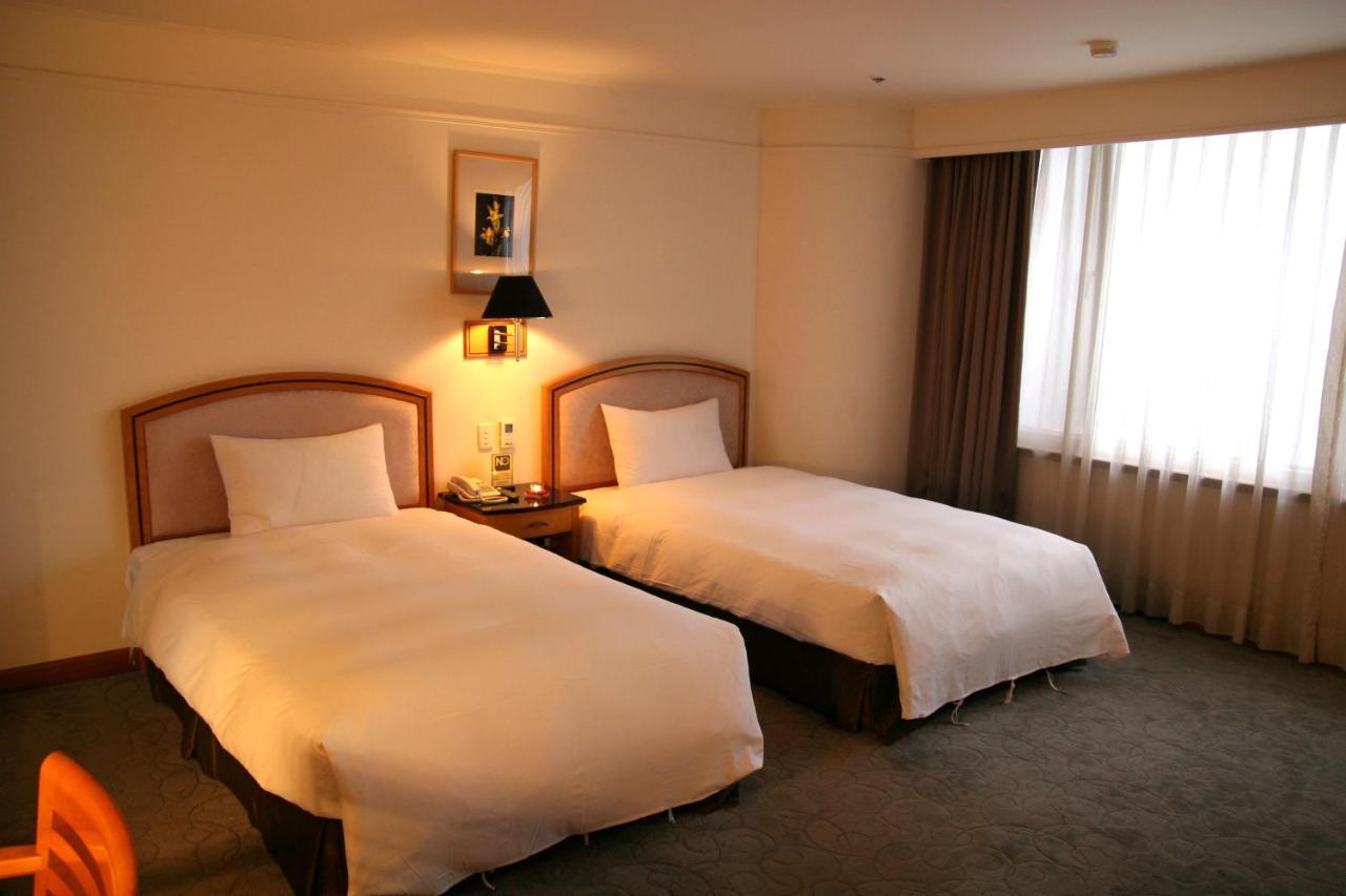 Hometel Hotel Kaohsiung Dış mekan fotoğraf