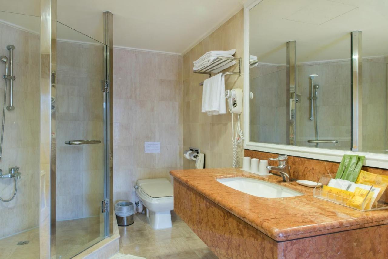Hometel Hotel Kaohsiung Dış mekan fotoğraf